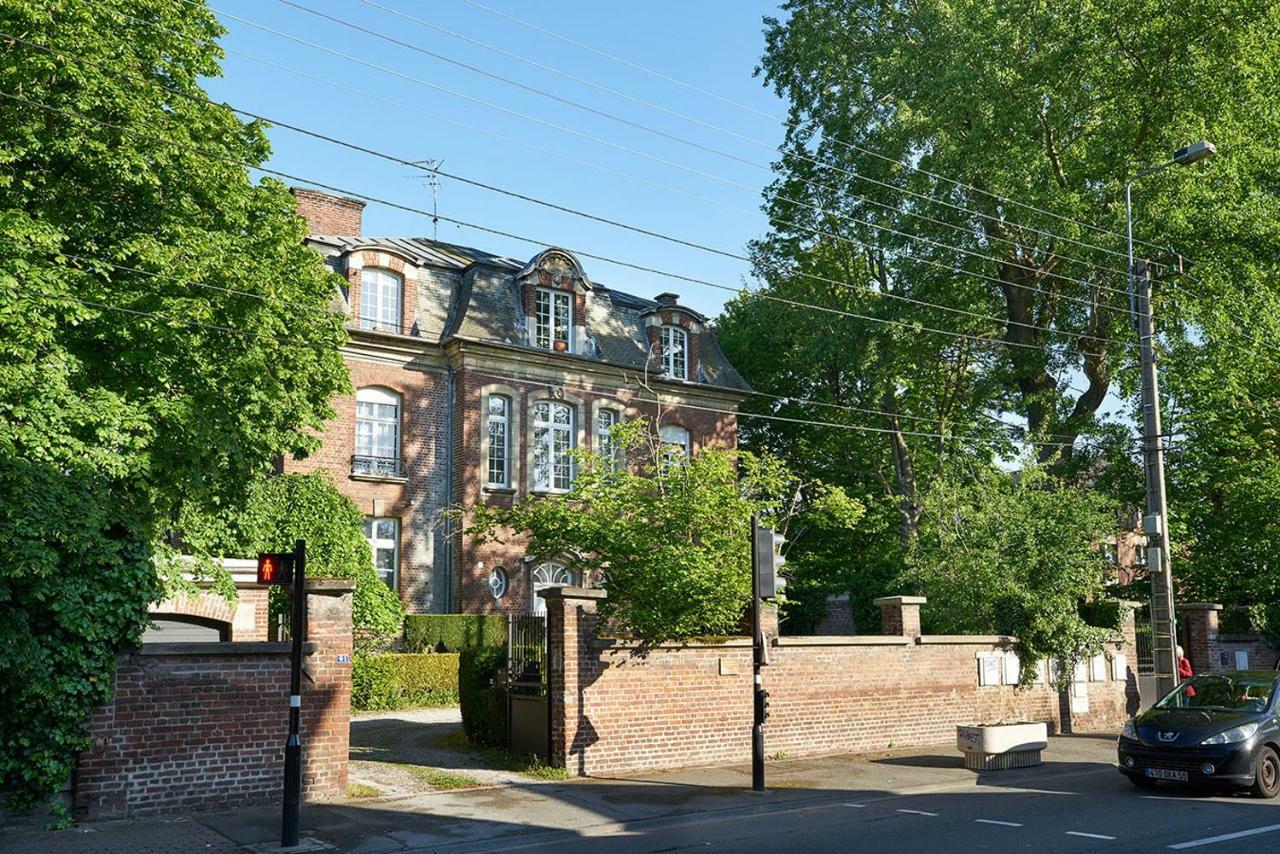 Queen Christine Villeneuve-d'Ascq Exterior photo